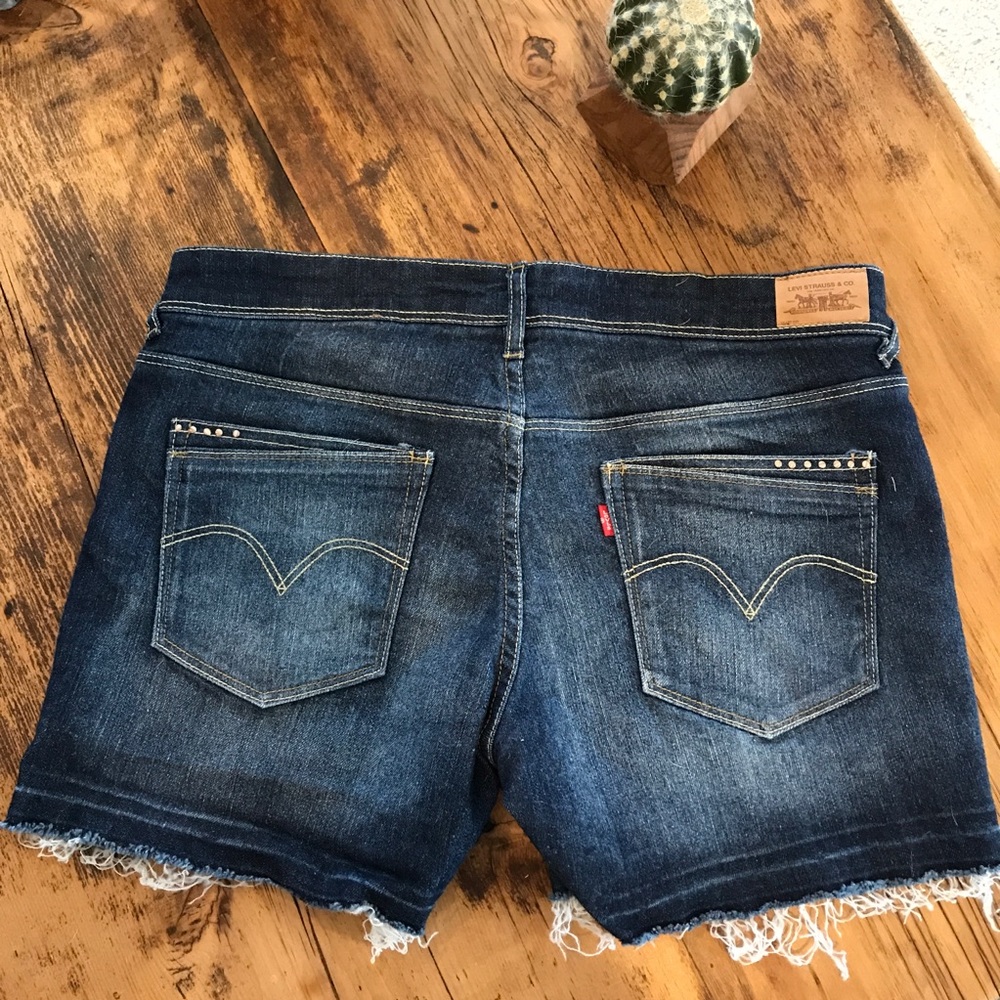 Levi’s released hem cutoff denim jeans shorts